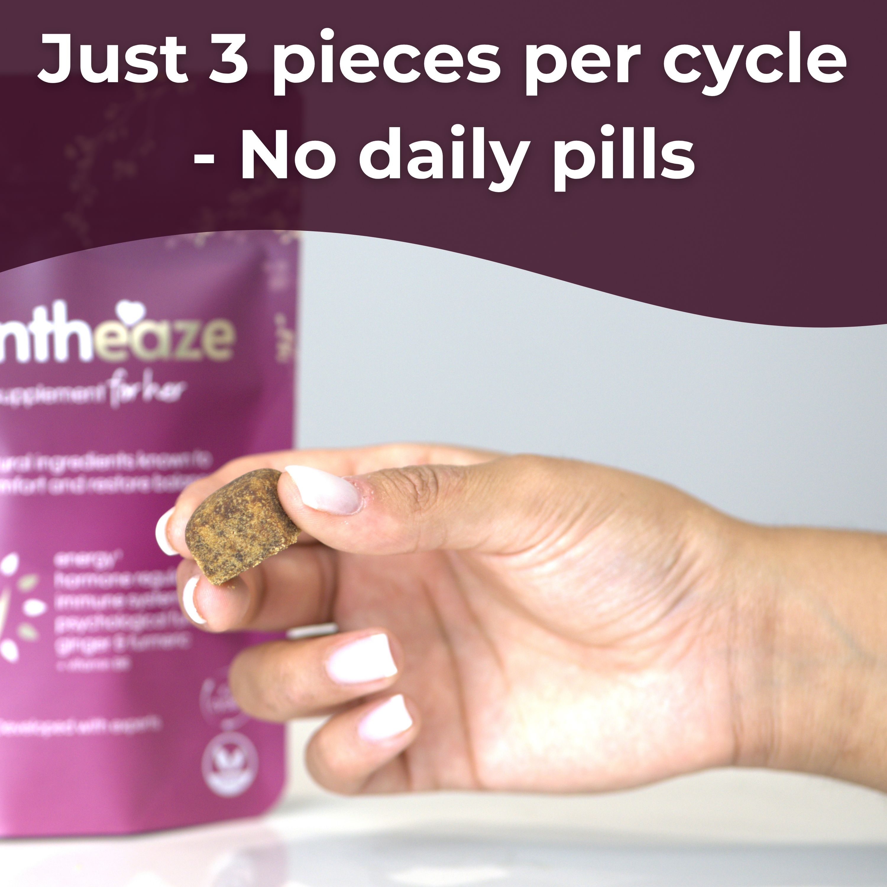 Montheaze® Natural Period Pain Support hand holding montheaze piece informing to have 3 pieces per cycle